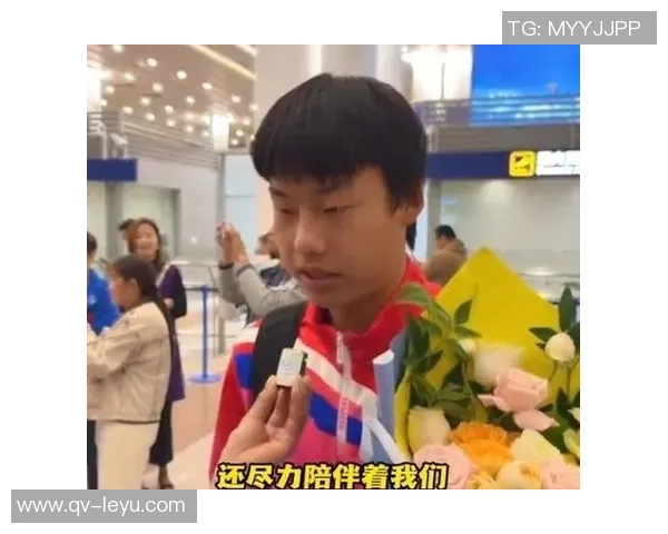 徐根宝高龄仍陪伴U20球员为他们付出辛劳感动球员心声